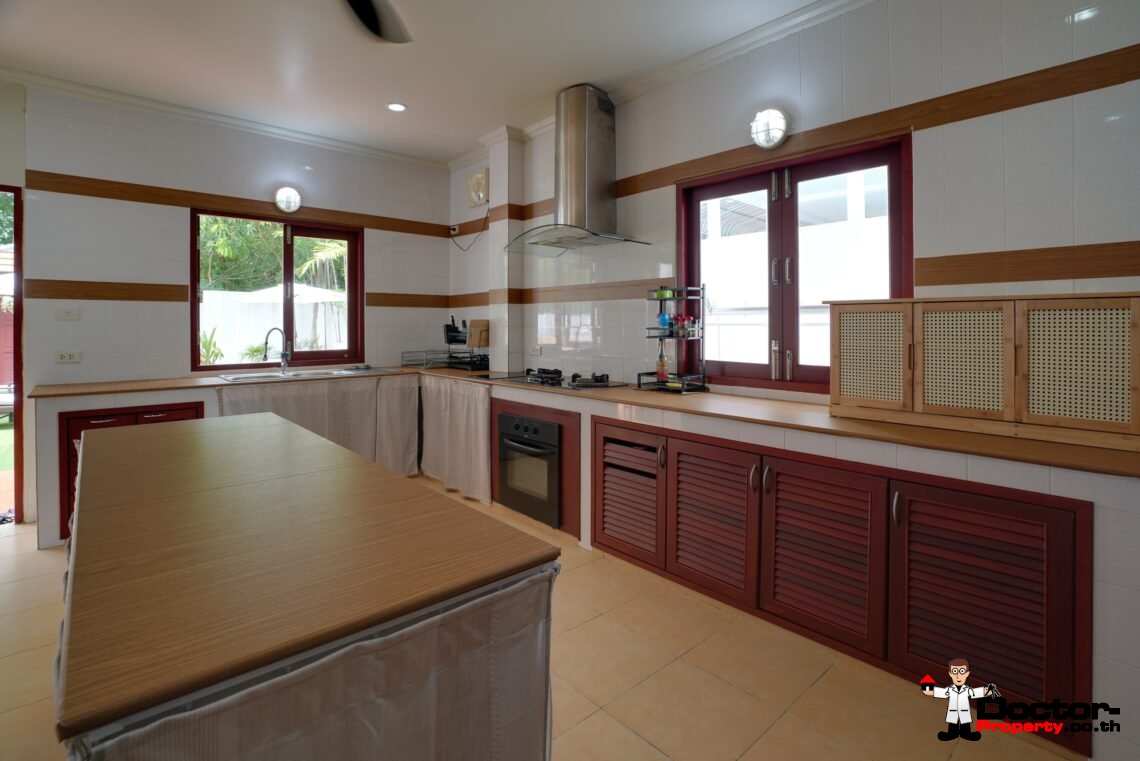 5 Bedroom Villa with Pool near Big Buddha, Koh Samui – For Sale